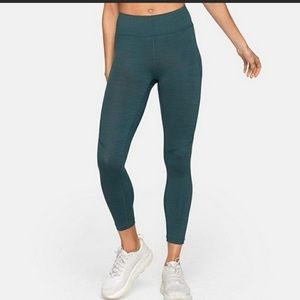 SOLD Outdoor Voices Flex Core 7/8 TechSweat Leggings in Evergreen, Size Small